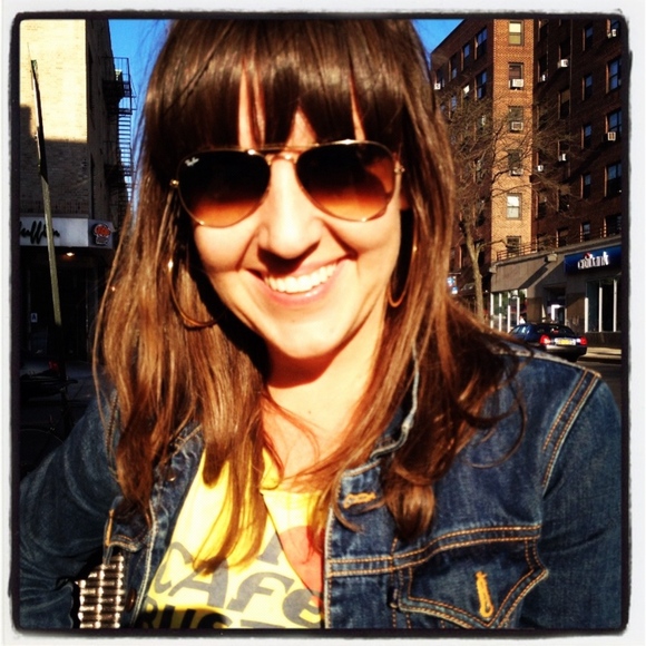 Meet your Posher, Mira - Picture 1 of 1